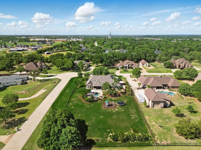 130 Hawk Crest Lane, Double Oak, TX 75077