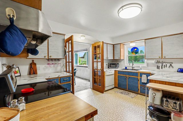 29561 E Red Arrow Highway, Paw Paw, MI 49079