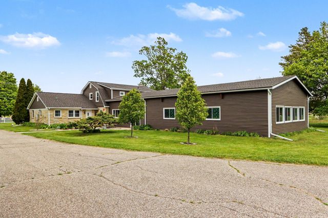 29561 E Red Arrow Highway, Paw Paw, MI 49079