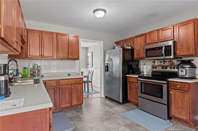 199 Fallingleaf Drive, Raeford, NC 28376