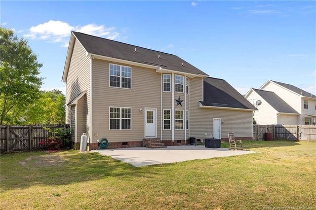 199 Fallingleaf Drive, Raeford, NC 28376