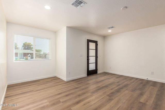 620 W HOWE Street, Tempe, AZ 85281
