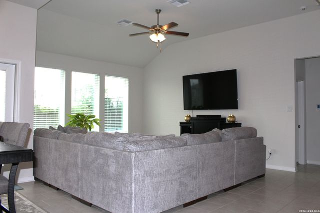 5126 Garden Field, Schertz, TX 78124