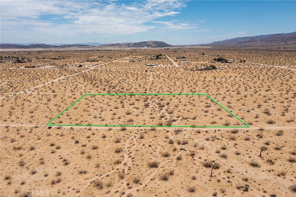 Image 2 of property listing at 5589 Sutton Avenue, Joshua Tree, CA 92252