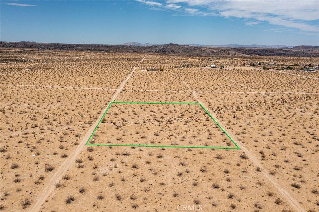 Image 5 of property listing at 5589 Sutton Avenue, Joshua Tree, CA 92252
