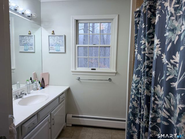 4 Alexandra Drive, New Fairfield, CT 06812