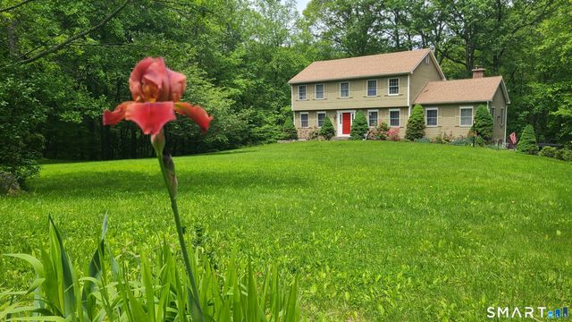 4 Alexandra Drive, New Fairfield, CT 06812