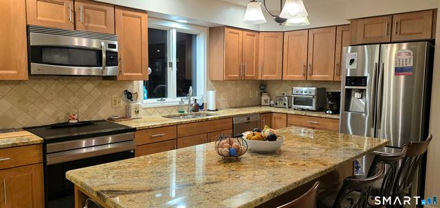 4 Alexandra Drive, New Fairfield, CT 06812