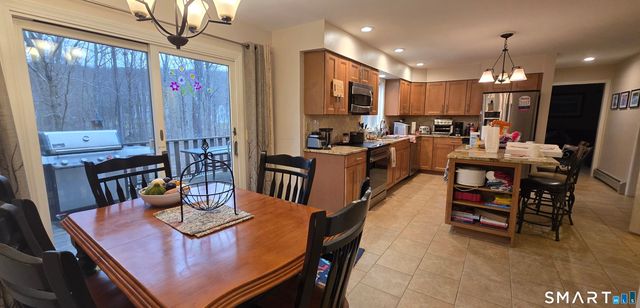 4 Alexandra Drive, New Fairfield, CT 06812