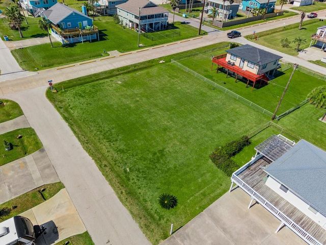 16534 John Davis, Jamaica Beach, TX 77554