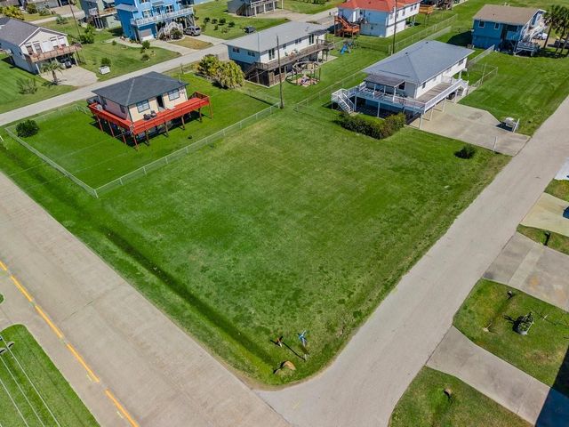 16534 John Davis, Jamaica Beach, TX 77554