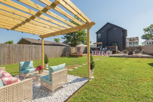 1527 23rd Ave, N, Nashville, TN 37208