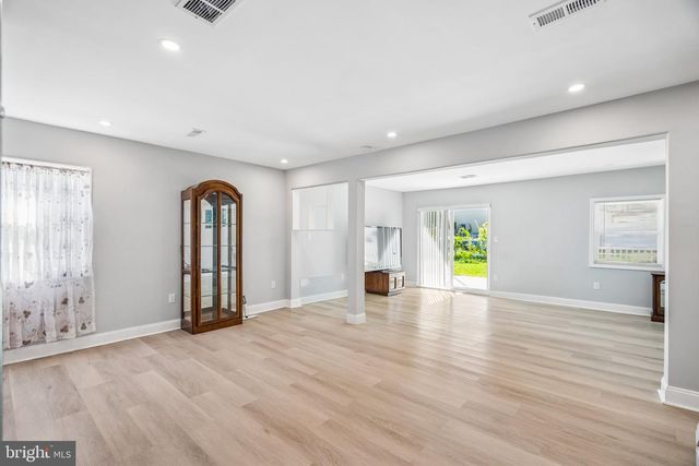 9314 ACADEMY RD, Philadelphia, PA 19114