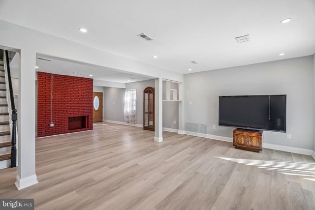 9314 ACADEMY RD, Philadelphia, PA 19114
