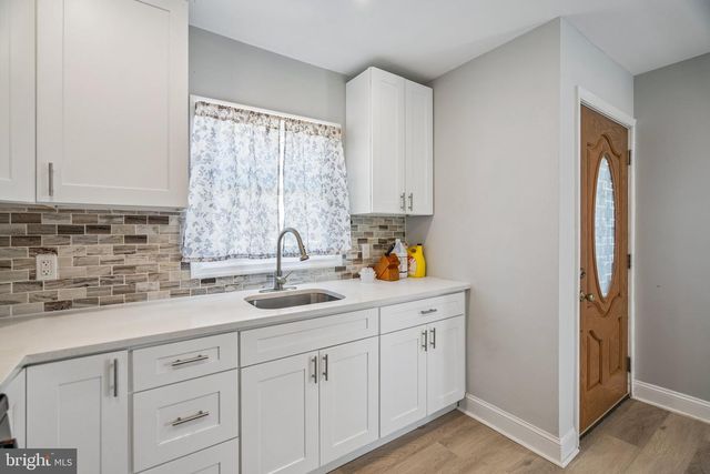 9314 ACADEMY RD, Philadelphia, PA 19114
