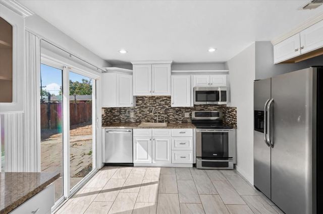 7704 Laurie Way, Sacramento, CA 95832