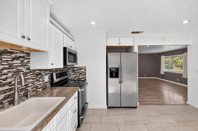 7704 Laurie Way, Sacramento, CA 95832