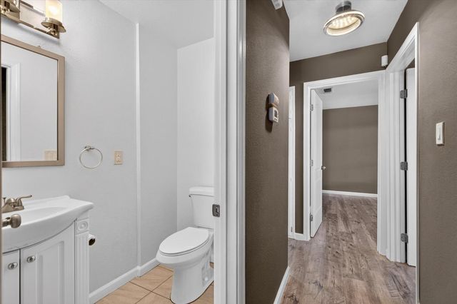 7704 Laurie Way, Sacramento, CA 95832