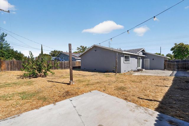 7704 Laurie Way, Sacramento, CA 95832