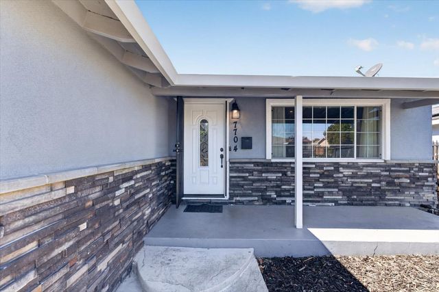 7704 Laurie Way, Sacramento, CA 95832