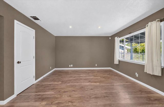 7704 Laurie Way, Sacramento, CA 95832
