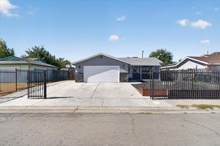 7704 Laurie Way, Sacramento, CA 95832