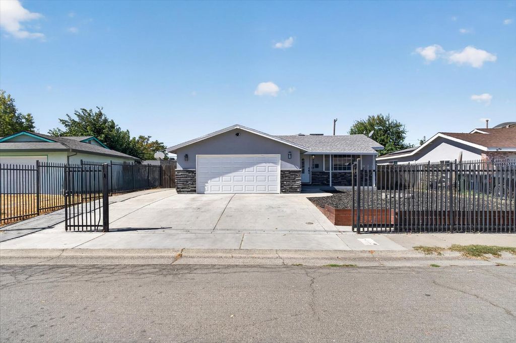 7704 Laurie Way, Sacramento, CA 95832