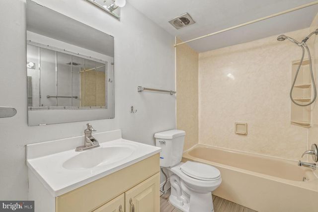 2113 WALSH VIEW TER #9-301, Silver Spring, MD 20902