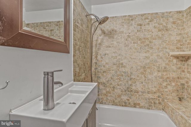 2113 WALSH VIEW TER #9-301, Silver Spring, MD 20902