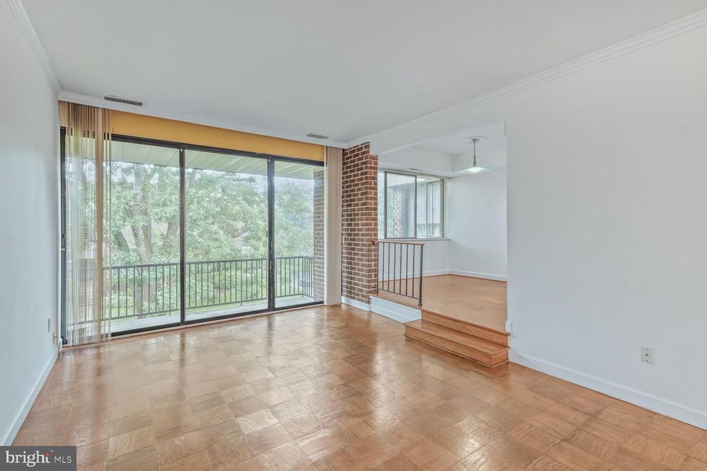 2113 WALSH VIEW TER #9-301, Silver Spring, MD 20902