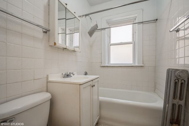 5423 W Montrose Avenue N3, Chicago, IL 60641