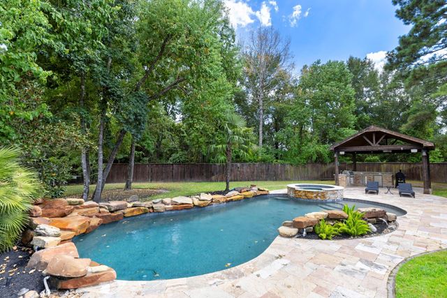 147 Pacific Grove Drive, Montgomery, TX 77316