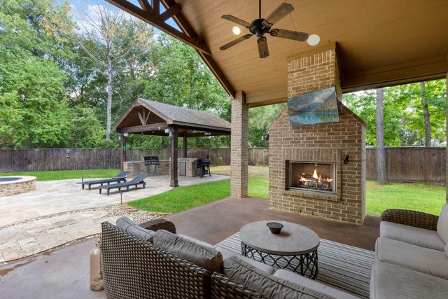 147 Pacific Grove Drive, Montgomery, TX 77316