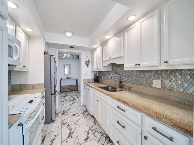 5550 N Ocean Drive 9D, Singer Island, FL 33404