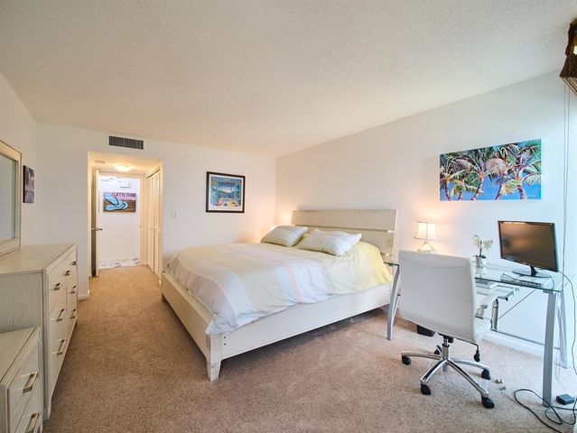 5550 N Ocean Drive 9D, Singer Island, FL 33404