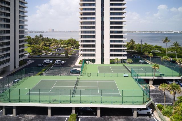5550 N Ocean Drive 9D, Singer Island, FL 33404