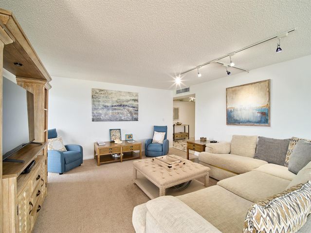 5550 N Ocean Drive 9D, Singer Island, FL 33404