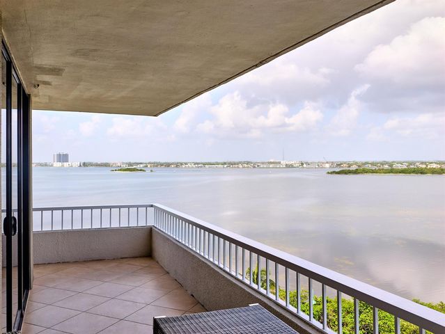 5550 N Ocean Drive 9D, Singer Island, FL 33404