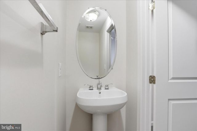 9157 STONEGARDEN DR, Lorton, VA 22079