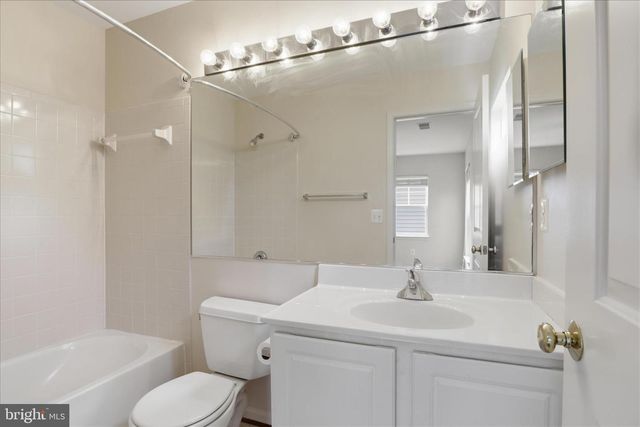 9157 STONEGARDEN DR, Lorton, VA 22079