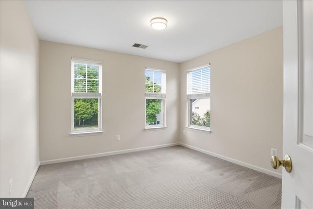 9157 STONEGARDEN DR, Lorton, VA 22079