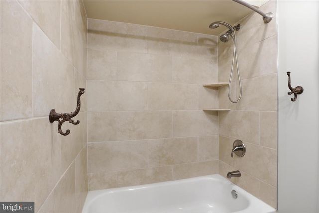 9157 STONEGARDEN DR, Lorton, VA 22079