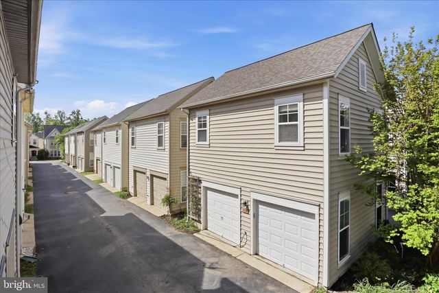 9157 STONEGARDEN DR, Lorton, VA 22079