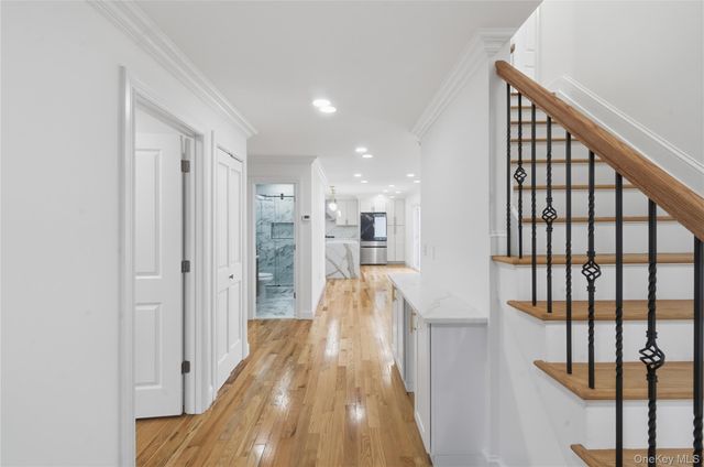 219 Granada Parkway, Lindenhurst, NY 11757
