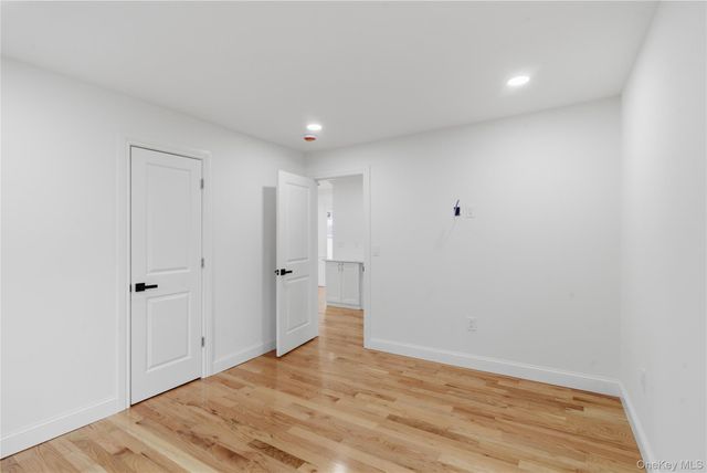 219 Granada Parkway, Lindenhurst, NY 11757