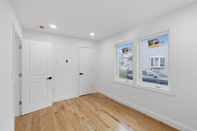 219 Granada Parkway, Lindenhurst, NY 11757