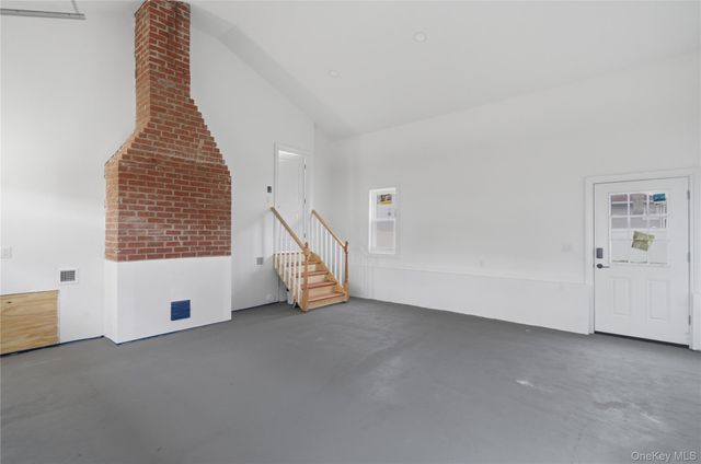 219 Granada Parkway, Lindenhurst, NY 11757