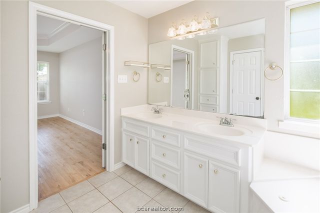 4601 Park Haven Circle, Bryan, TX 77802