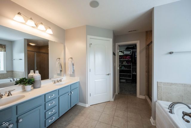 16477 Stonewolf Boulevard, Noblesville, IN 46060