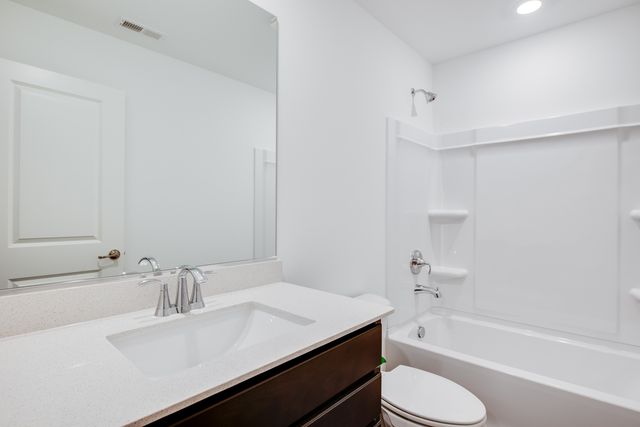 235 Cooney Way, Oswego, IL 60543
